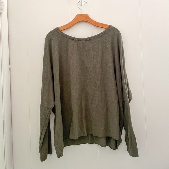 H by bordeaux Tops - Green Long Sleeve Top